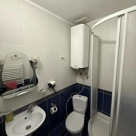 Danver Hotel *